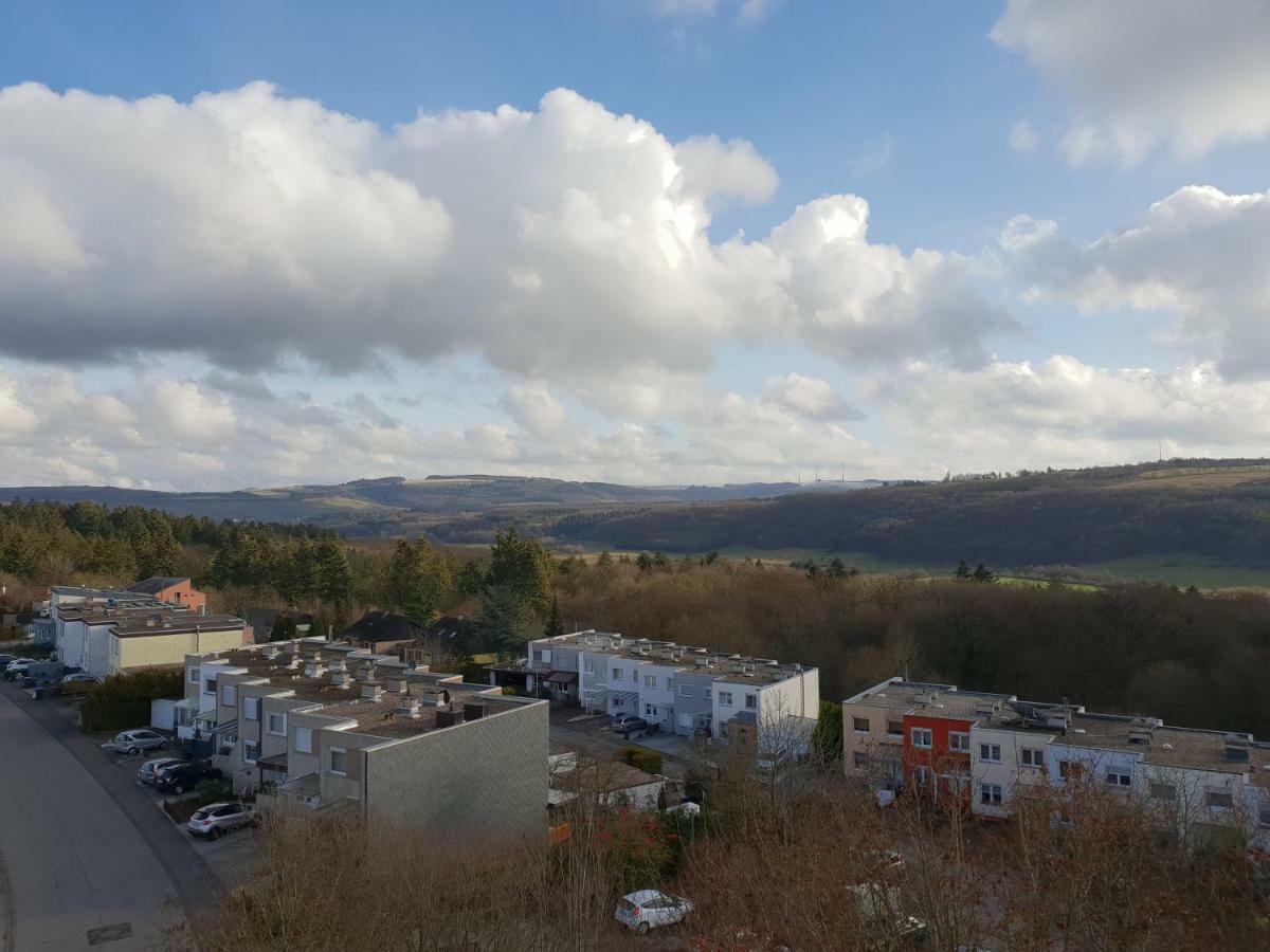 60 Qm Mit Aussicht In Konz Apartment Exterior photo