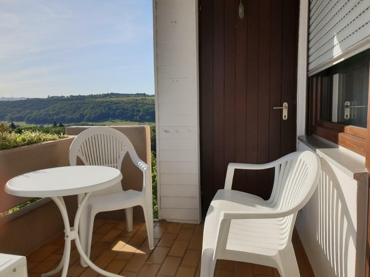 60 Qm Mit Aussicht In Konz Apartment Exterior photo